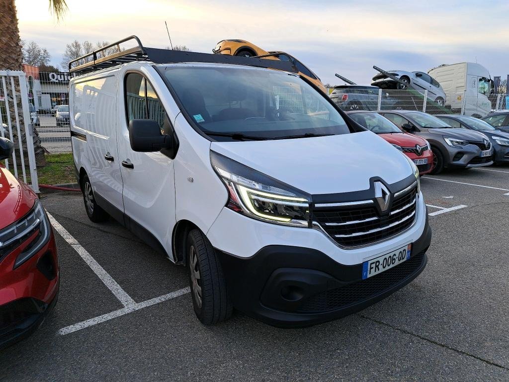 Renault Trafic L1H1 145 hp vue avant