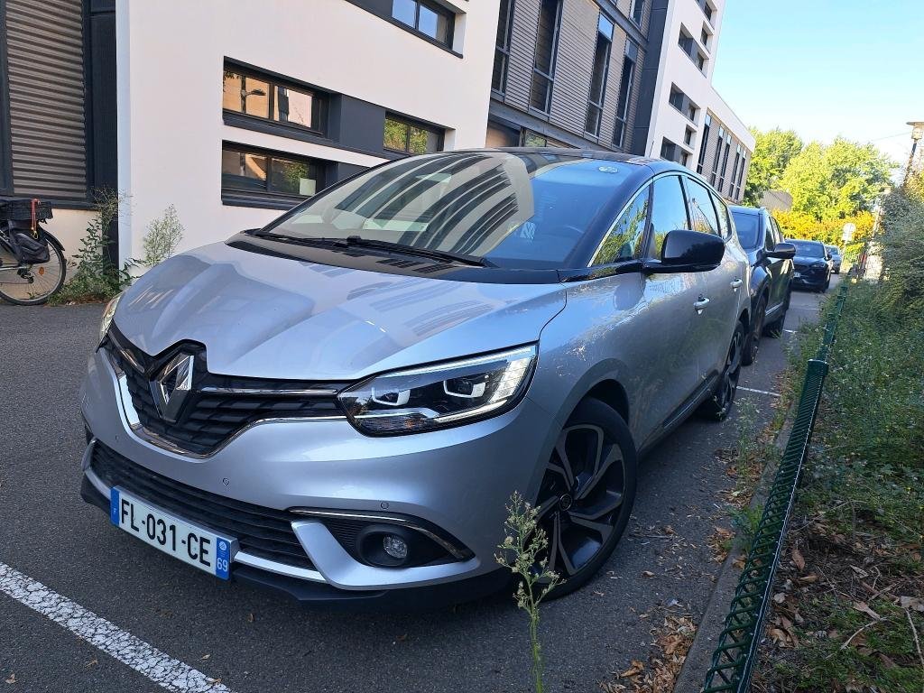 Renault Grand Scenic Intens vue intérieure