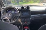 Vue arrière montrant le volume de coffre et la silhouette du coupé