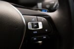 Caméra de recul et capteurs de stationnement visibles sur le pare‑choc