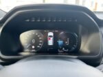 Affichage tête haute (HUD) projetant la vitesse sur le pare-brise