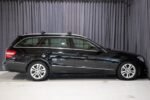 Capot moteur fermé montrant l'alignement des panneaux