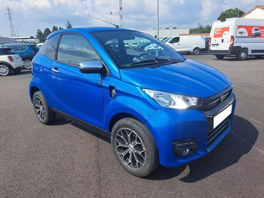 Aixam Coupé PREMIUM électrique sur route