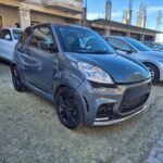 Profil latéral de la microcar avec jantes alliage et peinture propre