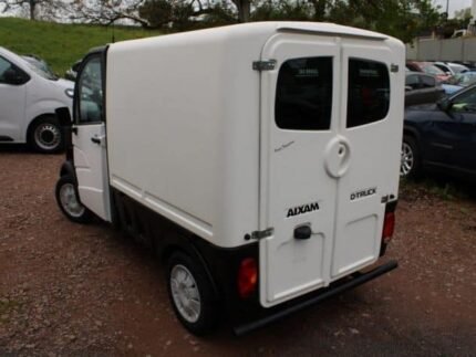 Profil latéral du D-TRUCK montrant la silhouette utilitaire