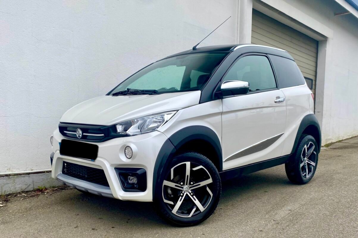 Aixam Crossover Premium vue latérale
