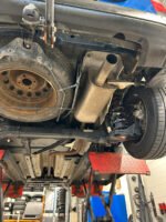 Attelage fixe installé à l'arrière du véhicule
