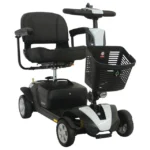 Scooter démonté en quatre parties dans le coffre d'une voiture