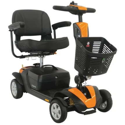 Vue de profil du scooter sur trottoir avec siège pivotant
