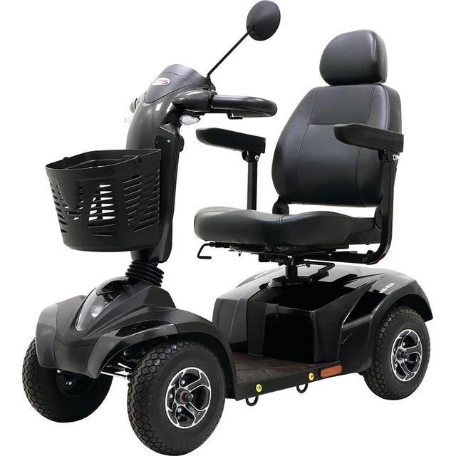 Vue avant du scooter Traveler Maxi montrant le poste de conduite et l'éclairage LED