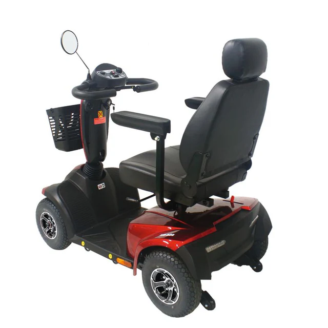 Vue arrière du scooter Traveler Maxi montrant les suspensions et le châssis robuste