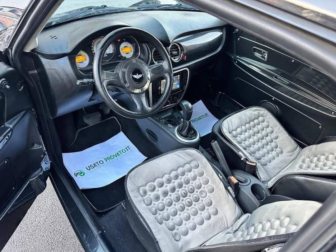porte ouverte montrant l'accès conducteur