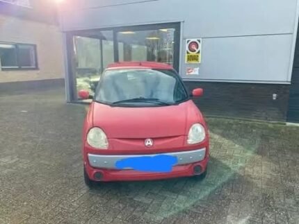 Vue latérale montrant la compacité et l'espace pour un conducteur