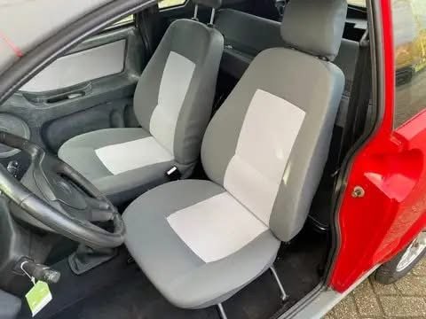 Siège conducteur montrant l'état du cuir/toile et les réglages