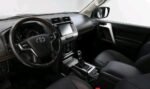 Vue panoramique du SUV montrant la silhouette générale
