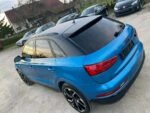 Vue panoramique du toit et des lignes de carrosserie