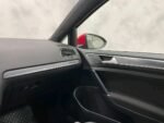 Vue globale 3/4 arrière montrant la ligne dynamique
