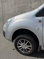 Rails de toit avec élingues de fixation pour matériel