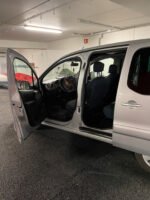 Capteur de stationnement arrière et feux LED visibles