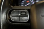 Vue extérieure gauche du véhicule sur parking