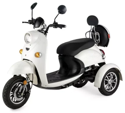 profil gauche du scooter blanc avec siège et coffre verrouillable