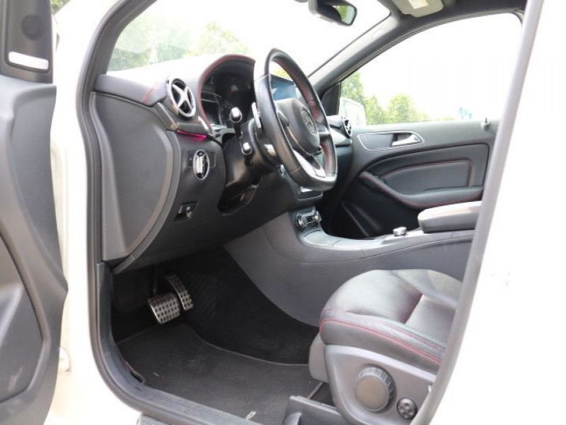 Volant sport AMG avec commandes multifonctions
